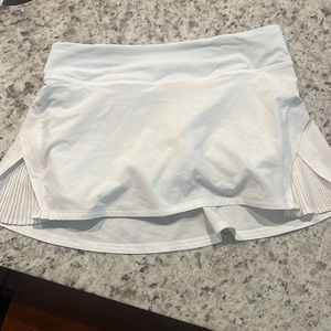 Lululemon White Skirt with built in shorts